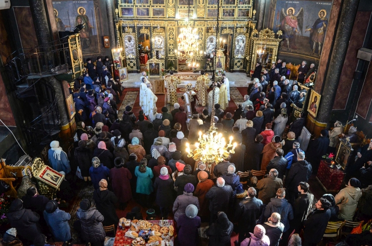 Biserica Parohiei Sf Ntul Haralambie Din Ploie Ti I A S Rb Torit