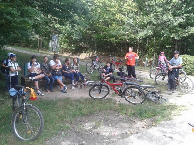 Tinerii din Parohia Poiana-Vorona, în pelerinaj pe bicicletă