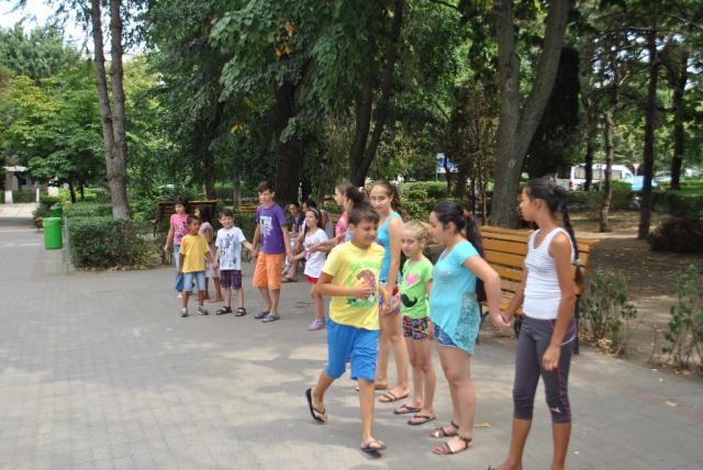 Activitate de petrece a timpului liber pentru 25 de copii, în Arhiepiscopia Sloboziei și Călărașilor