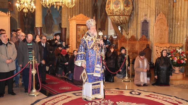 Preasfințitul Părinte Vincențiu a slujit la Mănăstirea Slobozia