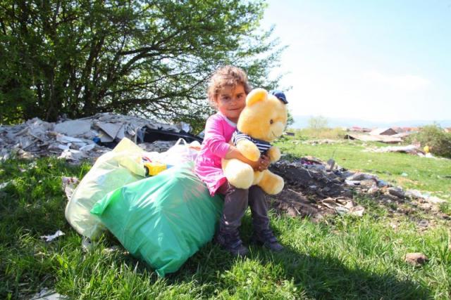 Ajutoare pentru familiile defavorizate din cartierul sibian „Zăvoi”