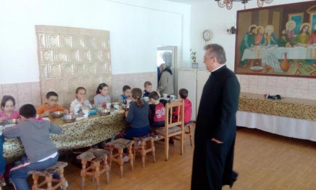 Filantropie la Catedrala „Sfântul Nicolae“ din Buhuşi