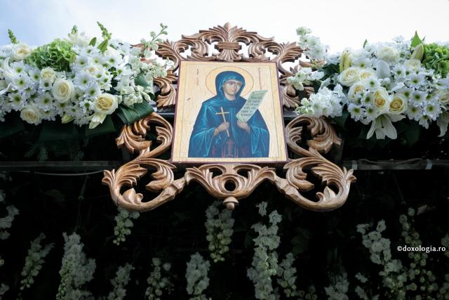 Sfânta Parascheva din Moldova ocroteşte întreaga Românie