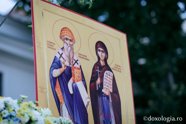 icoană cu Sfântul Spiridon și Sfânta Parascheva