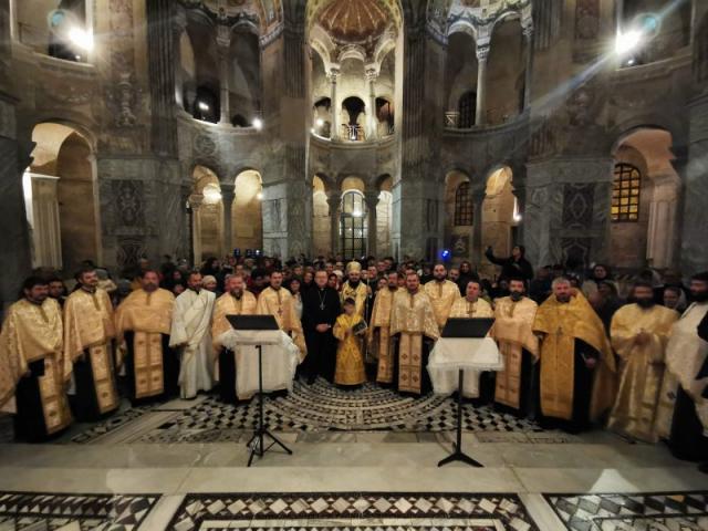PS Atanasie de Bogdania a săvârșit slujba Vecerniei la Basilica „San Vitale” din Ravenna