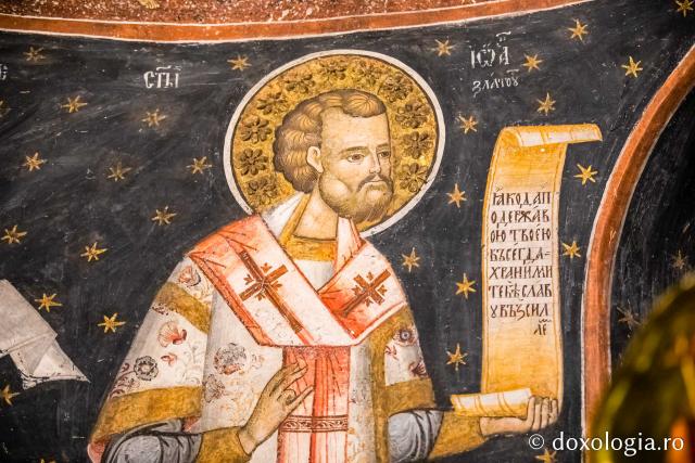 Reprezentare iconografică a Sfântului Ierarh Ioan Gură de Aur – Mănăstirea Surpatele