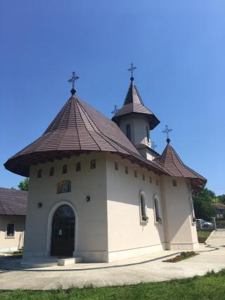 O nouă biserică va fi sfințită sâmbătă la Broșteni, comuna Vlădeni – Iași