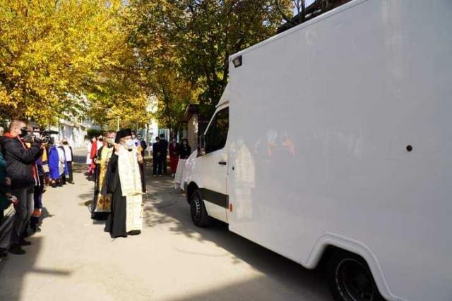 Arhiepiscopia Dunării de Jos: Spitalul de copii din Galați a primit donaţie o ambulanţă