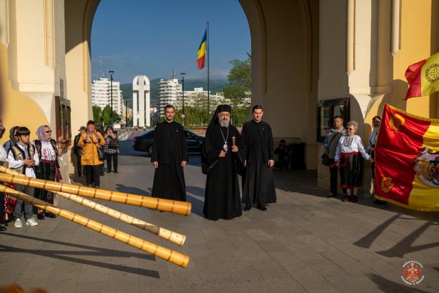 Delegaţie din Eparhia Romanului şi Bacăului, la Ziua Regalității din Alba Iulia