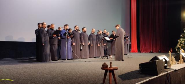 Cinci grupuri vocale și trei soliști au adus „Rugă Colindată” la Piatra Neamț