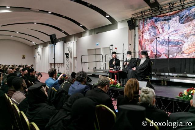 „Pacea sfântă pe pământ” a fost adusă la Concertul anual de colinde al Mitropoliei Moldovei și Bucovinei
