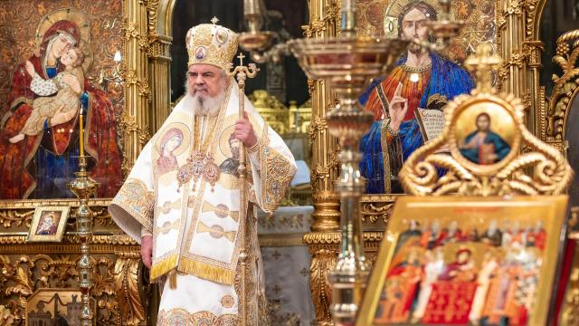 Părintele Patriarh Daniel: „Icoana ortodoxă cheamă la rugăciune şi vieţuire sfântă”