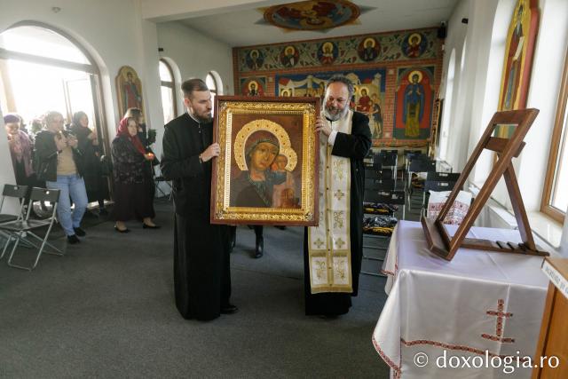 Icoana Maicii Domnului „Siriaca” a fost adusă la Parohia Galata II din Iași