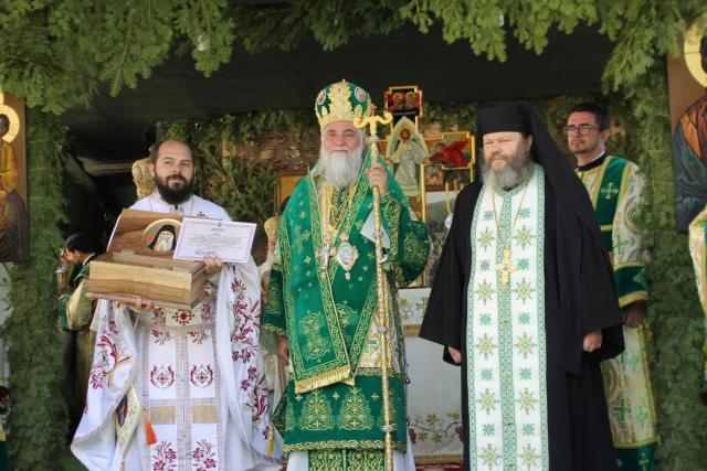 Parohia „Sfinții Părinți Ioachim și Ana” din Republica Moldova a primit fragmente din moaștele Sfântului Irodion