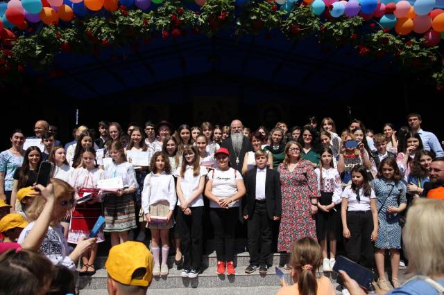 PS Ignatie a premiat elevii olimpici la Religie și la „Cultură și spiritualitate românească”