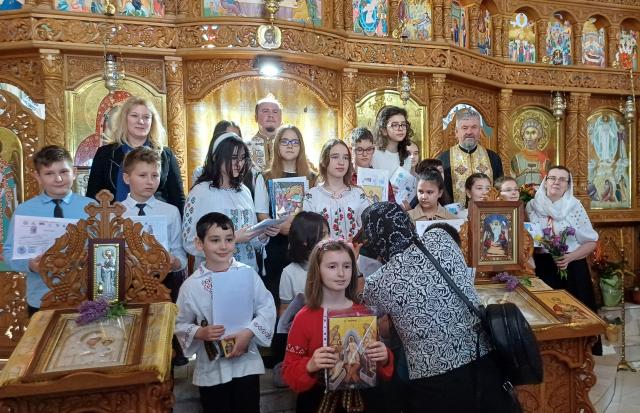 Premierea elevilor în biserica Parohiei „Sfântul Mare Mucenic Mina” din Buzău