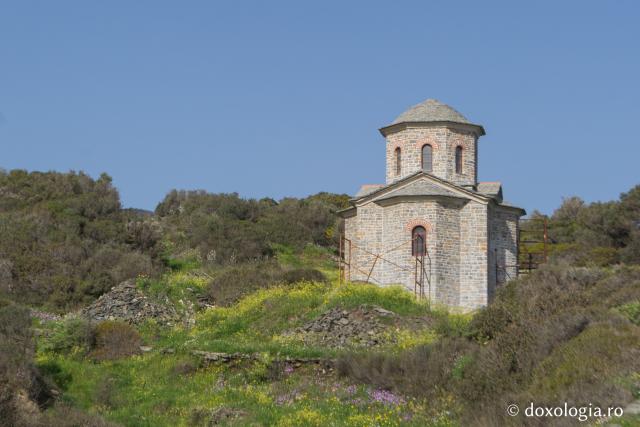 (Foto) Mănăstirea Vatoped și împrejurimile sale