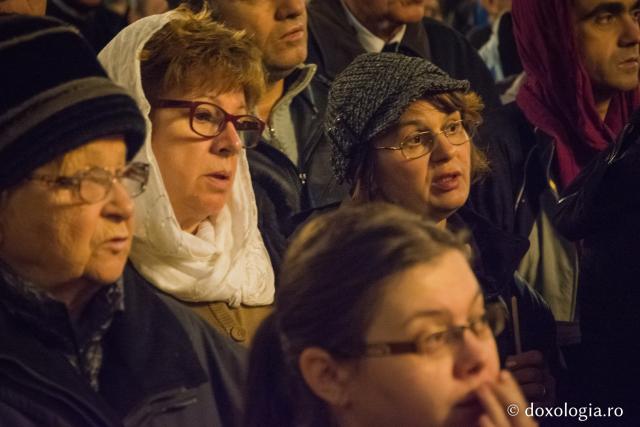 Mulţime de pelerini la Sfânta Liturghie (galerie FOTO)