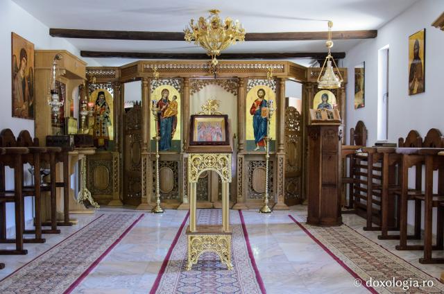 Mănăstirea „Tuturor Sfinților Români” din Șinca Nouă