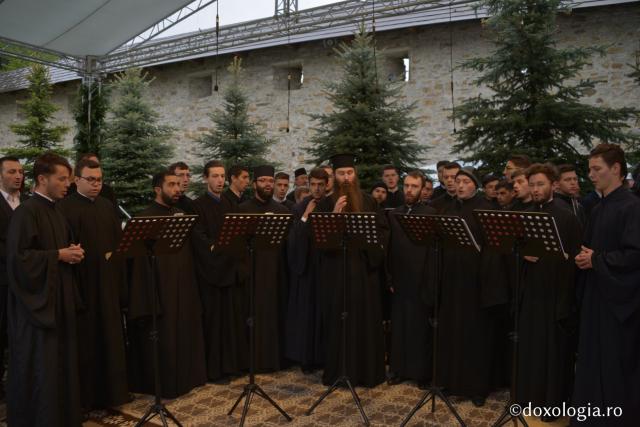 (Foto) Atmosferă de sărbătoare la Mănăstirea Putna