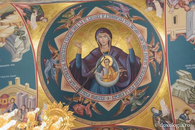 (Foto) Pictura Bisericii „Izvorul Tămăduirii” a Mănăstirii Sihăstria Putnei
