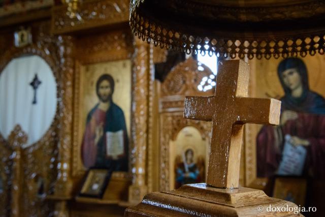(Foto) Eșanca – mănăstirea întemeiată în incinta unei biserici parohiale 