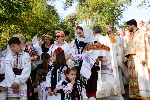 (Foto) Icoana Maicii Domnului Prodromița, sărbătorită la Tătărăni-Vaslui prin Liturghie arhierească