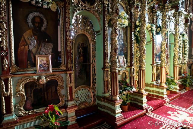 (Foto) Arhanghelii Mihail, Gavriil și Rafail – ocrotitori ai bisericii Sfinții Voievozi-Roșca