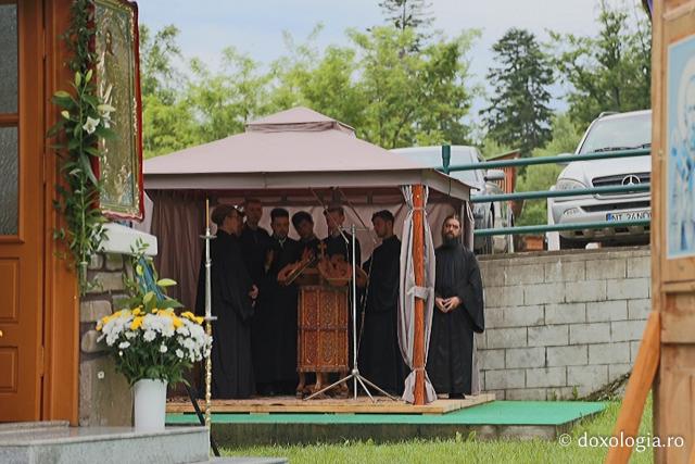 (Foto) Bucurie la hramul Mănăstirii Sihla, 24 iunie 2019