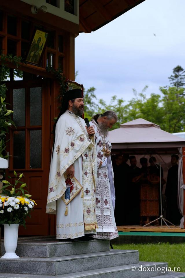 (Foto) Bucurie la hramul Mănăstirii Sihla, 24 iunie 2019