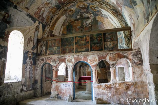 (Foto) Paşi de pelerin la Mănăstirea Gelati – Georgia