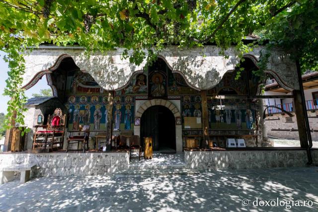 (Foto) Paşi de pelerin la Mănăstirea „Sfântul Ioan Botezătorul” – Pieria, Grecia