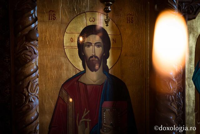 (Foto) Schitul „Înălțarea Sfintei Cruci”, Poiana lui Ioan – testamentul spiritual al Părintelui Paisie Olaru