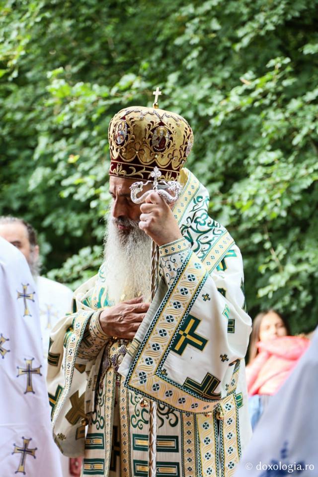 (Foto) Sfânta Liturghie la Mănăstirea Cozancea