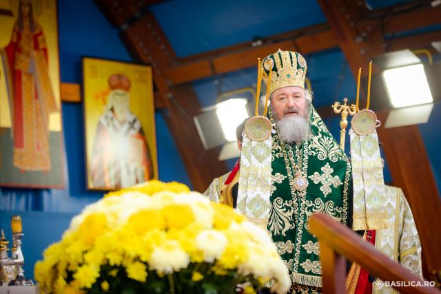 (Foto) Slujba de priveghere în cinstea Sfântului Ioan Iacob de la Neamţ, la Catedrala Patriarhală din Bucureşti