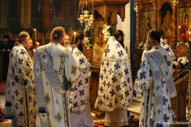 (Foto) Liturghie în cinstea primului mucenic al Bisericii, la Mănăstirea Sihăstria
