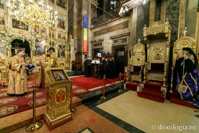 (Foto) Priveghere la praznicul Întâmpinării Domnului, la Catedrala Mitropolitană din Iași 2022