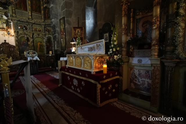 (Foto) Sfântul Gheorghe Pelerinul, întâmpinat cu mare evlavie la Piatra-Neamț