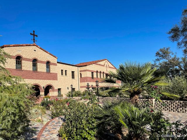 (Foto) Frumusețea Mănăstirii Izvorul Tămăduirii din Dunlap, California