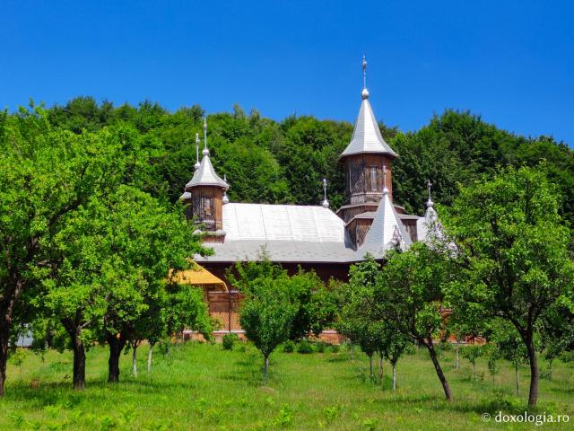 (Foto) Liniștea de la Mănăstirea Moișeni