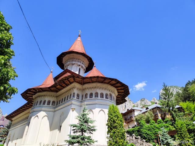 (Foto) Frumusețea Mănăstirii Râmeț
