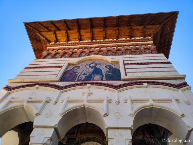 (Foto) Un colț de rai – Mănăstirea Rohia