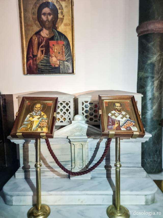 Moaștele Sfinților Grigorie Teologul și a Sfântului Ioan Gură de Aur