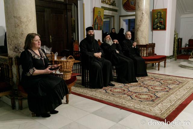 (Foto) Familia Nostra – Colindători la Reședința Mitropolitană 2022