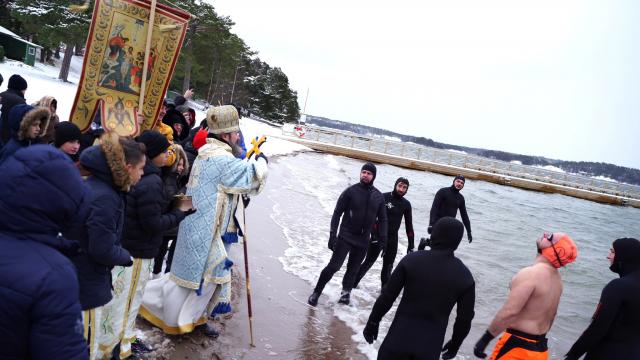 (Foto) Praznicul Botezului Domnului în Parohia „Sfânta Treime și Sfântul Ioan Botezătorul" din Stockholm