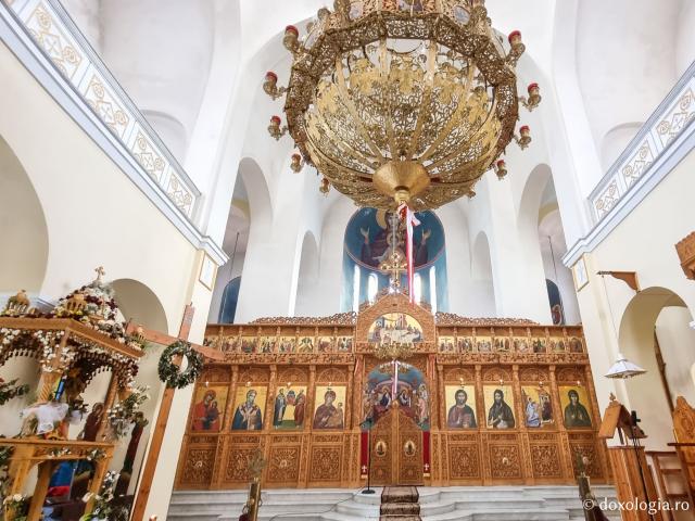 (Foto) Acasă la Sfântul Mucenic Astie ‒ Catedrala din Durres, Albania