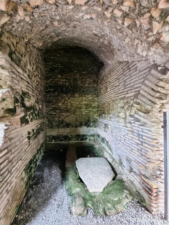 (Foto) Capela cu mozaicuri din Amfiteatrul din Durres, Albania