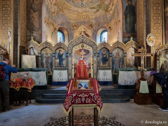 (Foto) Biserica rusă „Sfântul Nicolae” din Sofia ce adăpostește mormântul Sfântului Ierarh Serafim Sobolev