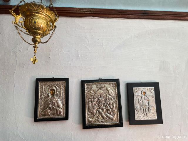 Paraclisul închinat Sfintei Mucenițe Paraschevi, bisericuța de pe stâncă din Skala, Insula Patmos / Foto: Magda Buftea Paraclisul închinat Sfintei Mucenițe Paraschevi, bisericuța de pe stâncă din Skala, Insula Patmos