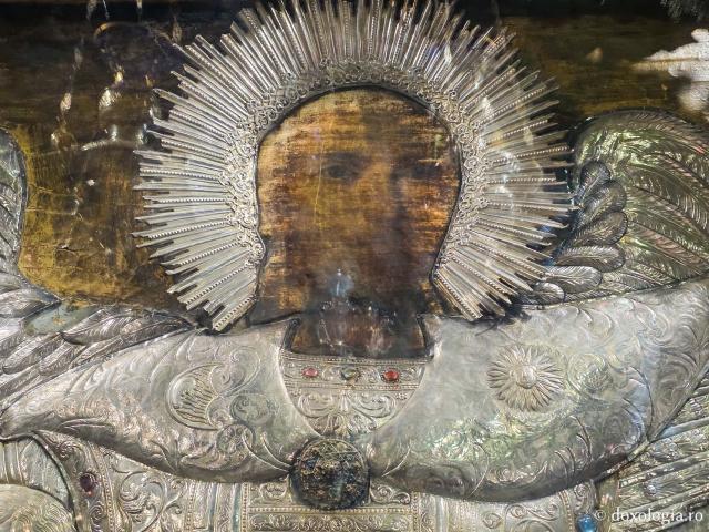 Icoana făcătoare de minuni a Sfântului Arhanghel Mihail Panormitul din Insula Symi / Foto: Magda Buftea Icoana făcătoare de minuni a Sfântului Arhanghel Mihail Panormitul din Insula Symi